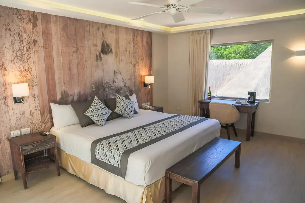 Sandos Caracol Eco Resort & Water Park (Adults Only)