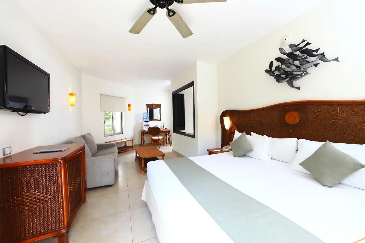 Sandos Caracol Eco Resort & Water Park (Adults Only)  Playa del Carmen